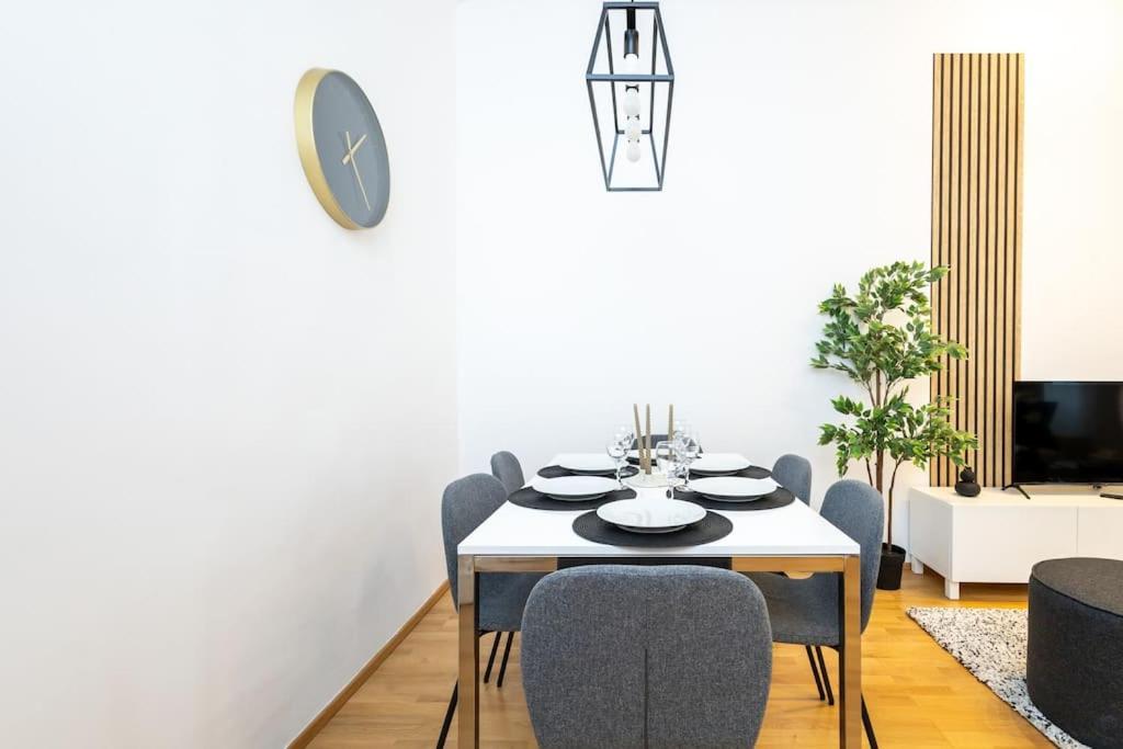 Orestaliving - Spacious 2Br On The Danube Canal Vídeň Exteriér fotografie