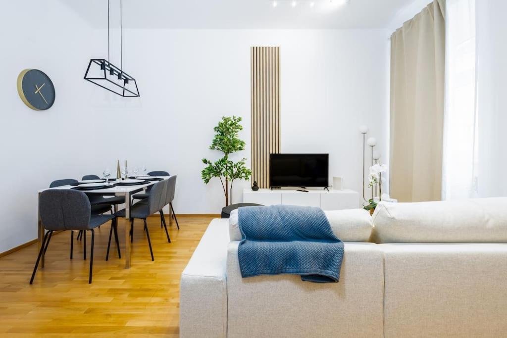 Orestaliving - Spacious 2Br On The Danube Canal Vídeň Exteriér fotografie