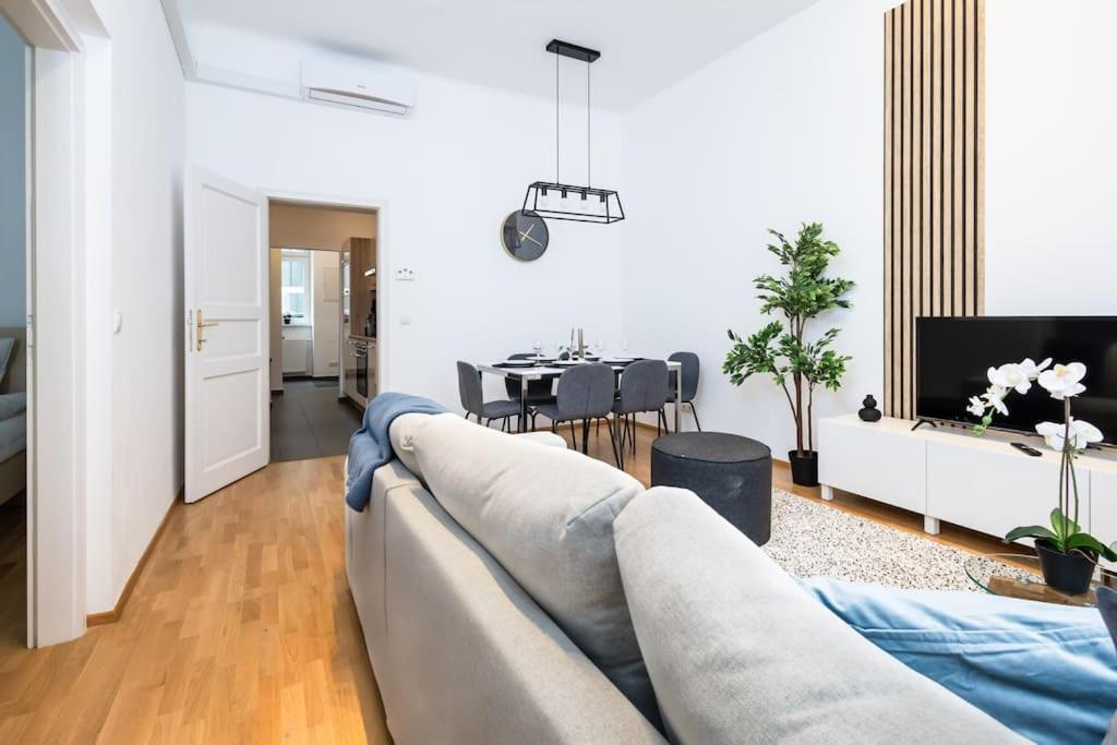 Orestaliving - Spacious 2Br On The Danube Canal Vídeň Exteriér fotografie